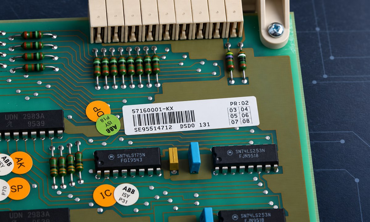 ABB DSDO 131 legacy digital output board showing article number 57160001-KX